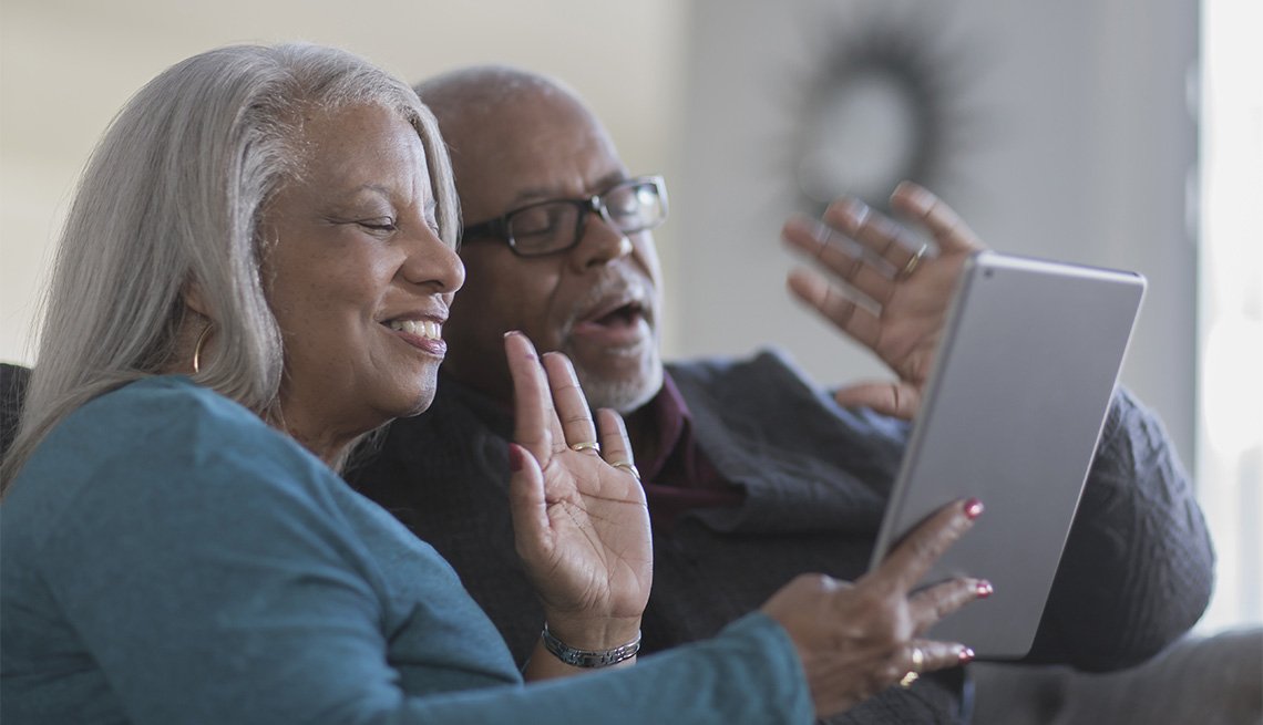 sales-voicemail-tips-1 Older couple video chatting with digital tablet